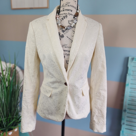Forever 21 Jackets & Blazers - 3. Forever 21 Cream Pattern Blazer Jacket